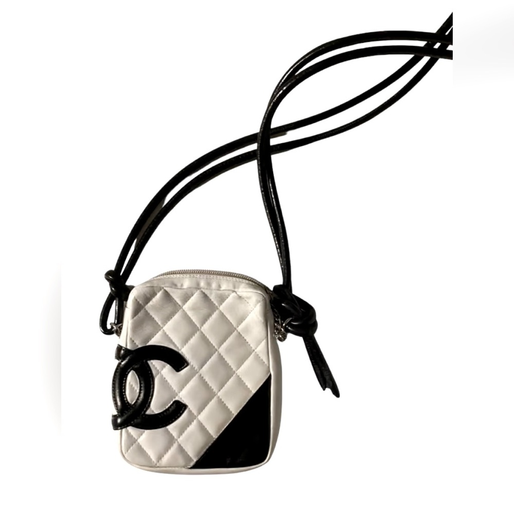 Rare Vintage Chanel Cambon genuine leather just off-white quilted crossbody bag